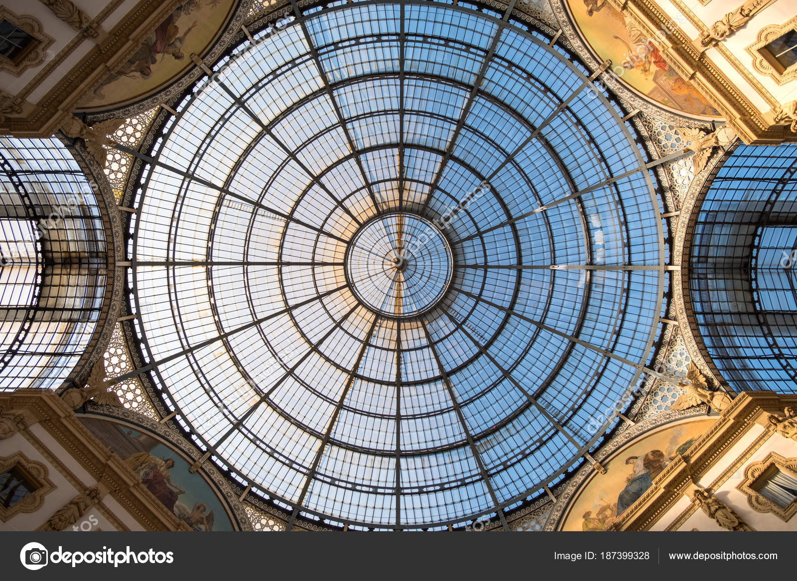 Galleria Vittorio Emanuele II in Milan: the oldest shopping centre