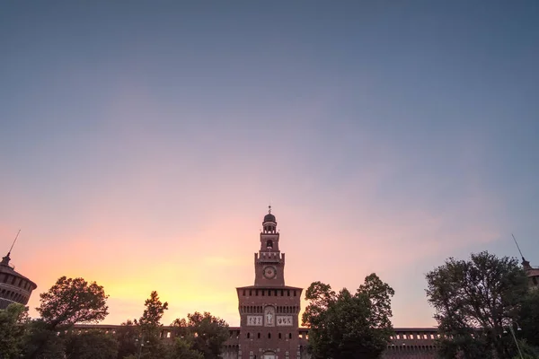 Vista Noturna Castelo Sforzesco Milão Norte Itália Foi Construído Século — Fotografia de Stock