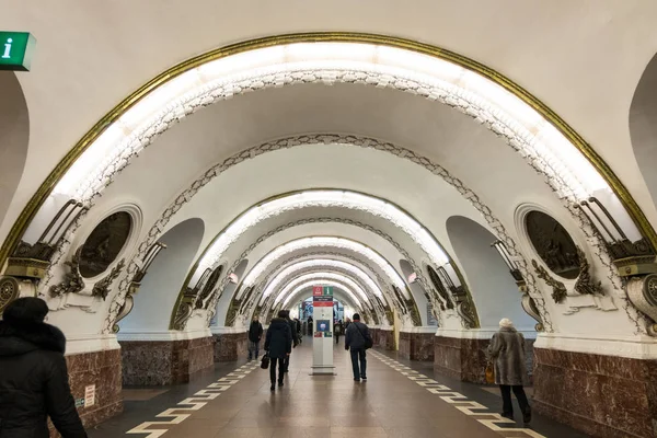 San Petersburgo Rusia Diciembre 2016 Gente Caminando Por Estación Metro — Foto de Stock