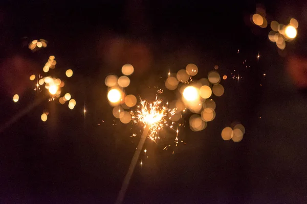 Brennende Wunderkerze Abstrakter Unscharfer Hintergrund — Stockfoto