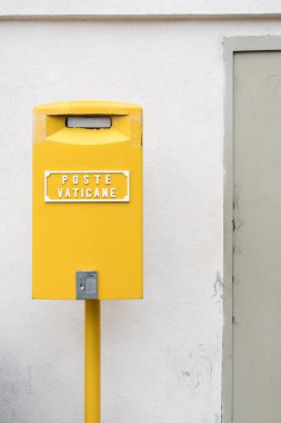 Vatikan Şehri sarı posta kutusuna