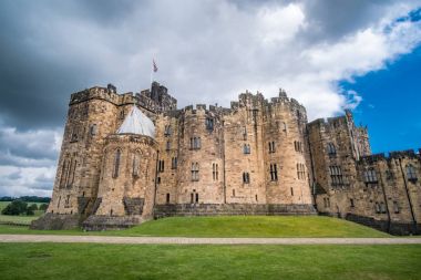 Alnwick Castle of Northumberland, İngiltere İngilizce ilçesinde Alnwick içinde. Filmler ve programları için bir yer.