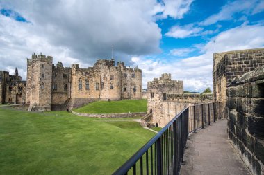 Alnwick Castle of Northumberland, İngiltere İngilizce ilçesinde Alnwick içinde. Filmler ve programları için bir yer.