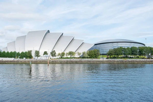 Glasgow, İskoçya - 17 Eylül 2016: Clyde Auditorium, Güney hidro ve Binalar Clyde Nehri Glasgow, İngiltere.