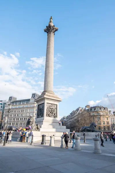 Londres Inglaterra Febrero 2017 Gente Caminando Por Trafalgar Square Plaza — Foto de Stock