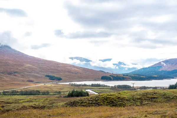 Vista Panorâmica Paisagem Montanha Floresta Lago Highlands Escoceses — Fotografia de Stock