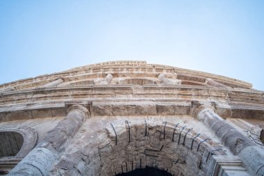 Kolezyum, Roma, İtalya şehrin merkezindeki oval bir amfiteatr. Beton ve kum inşa ünlü dönüm noktası olduğunu.