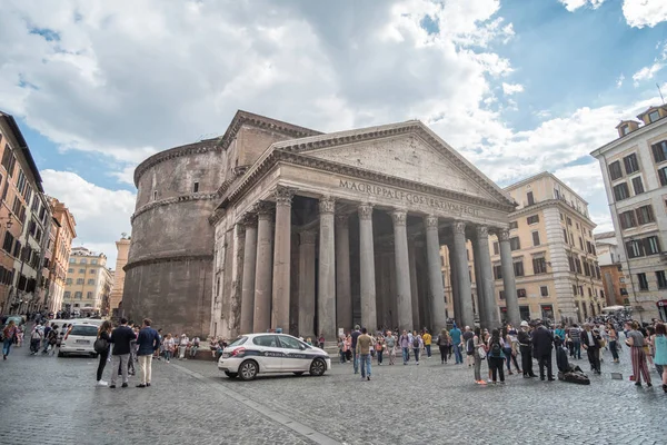 Roma Itália Maio 2017 Pessoas Frente Panteão Antigo Templo Romano — Fotografia de Stock