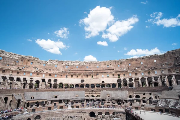 Rome Italie Mai 2017 Les Touristes Visitent Colisée Amphithéâtre Ovale — Photo