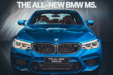 Bangkok, Tayland - 4 Nisan 2018: Yeni Bmw M5 39 Bangkok Uluslararası Motor Show 2018 etkisi Challenger salonunda Bmw standında Event'de aşamada ekranda