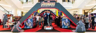 Bangkok, Tayland - 26 Nisan 2018: Avenger sonsuz savaş filmi tanıtım olay oyuncak satış Fuar standında ve Bangkok, Tayland için alışveriş merkezinde düzenlenen