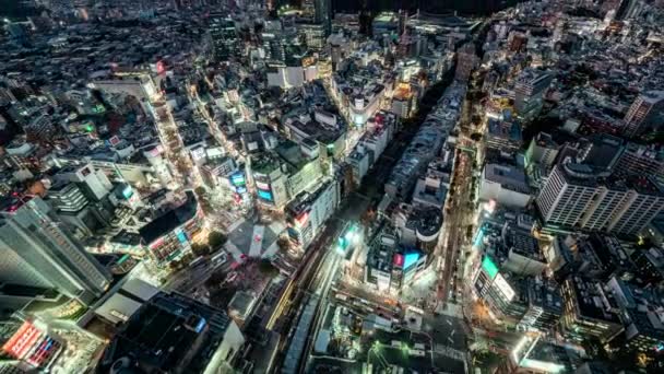 11月5 2019 東京の街並みの昼 夜のタイムラプス 渋谷スクランブル交差点 車の交通輸送 高角度表示 ズームアウト アジア交通 アジア都市生活概念 — ストック動画