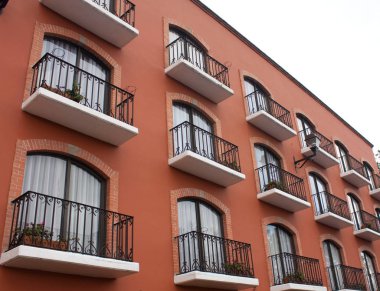 Meksika cephe Balkonlu