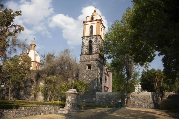 メキシコの旧ドームの塔と一部の景色市内の驚異 — ストック写真