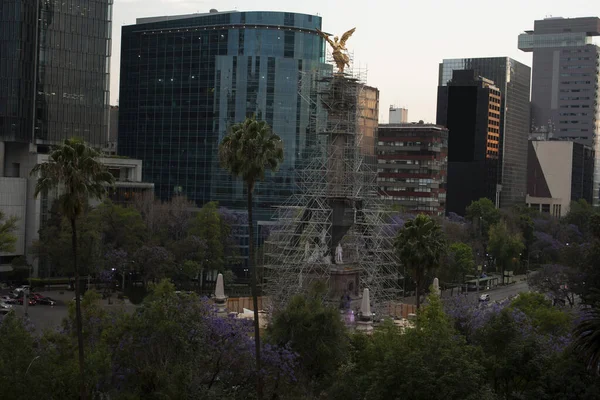 Złota Godzina Meksyku Budynki Ulice Otrzymują Złote Pomarańczowe Światło Słońca — Zdjęcie stockowe