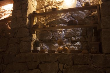 Meksika 'da fermantasyon sürecinde bir mahzende peynir topu.