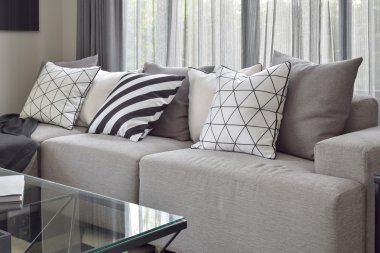 Işık gri kanepe ile modern yaşam köşe desen yastıklar değişir