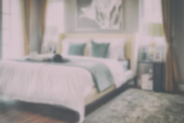家でクラシック スタイルのベッドルームのインテリアをぼかし — ストック写真
