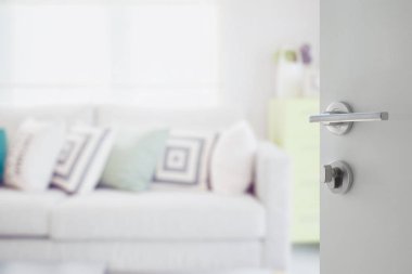 geometrik desen yastıklar Divan ile yaşam köşe beyaz kapı açıldı