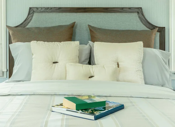 Cozy bedroom interior with white pillows on bed — Stock Photo, Image