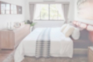 Arka plan bulanık yatak odasında klasik tarzı iç