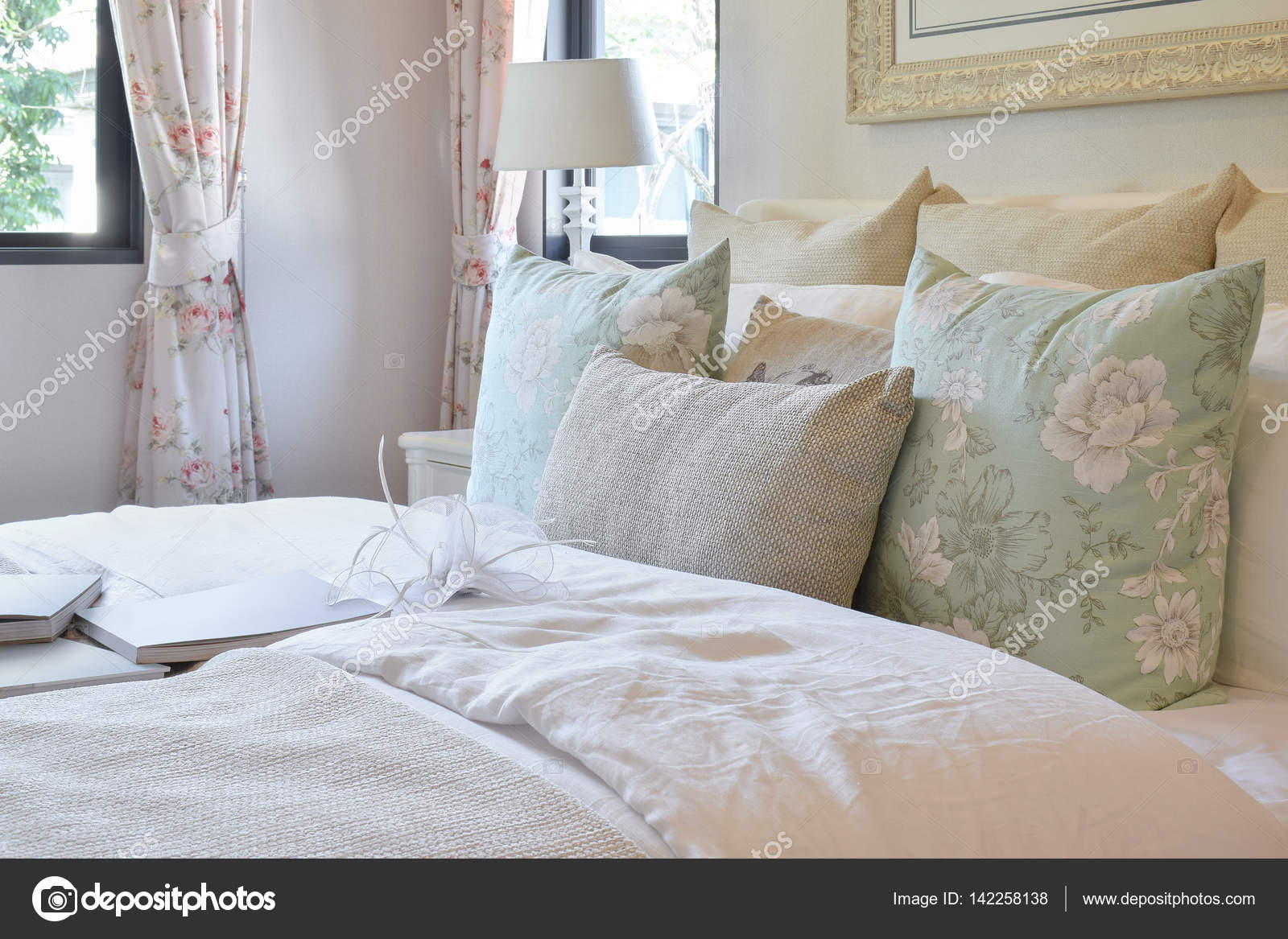 Flower Bedroom Ideas Vintage Bedroom Interior With Flower