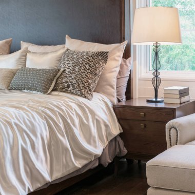 Klasik tarz yatak odası iç lüks dekorasyon ile