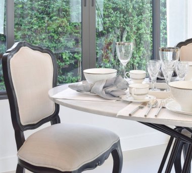 yemek masası ve zarif Tablo ayarı ile modern ev rahat sandalyeler