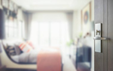 modern yatak odası iç ahşap kapı açıldı