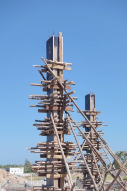 Ahşap çerçeve inşaat sahasında Beton işleri için hazırlanıyor