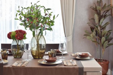 Modern klasik yemek set lüks yemek odasında