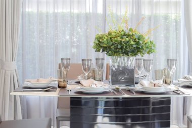 modern tarzı yemek odası iç zarif masayı