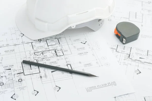 建筑师工作场所-建筑工具、 蓝图、 头盔、 卷尺、 建设理念。工程工具。顶视图 — 图库照片