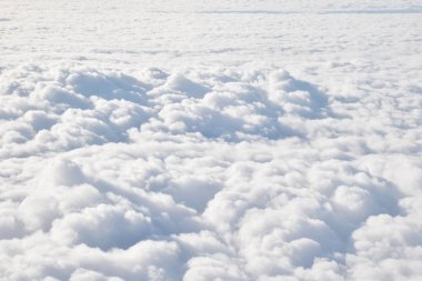 Güneşli gün cennet görünümünü