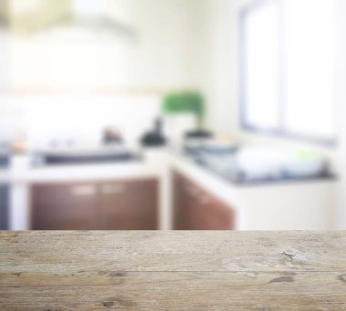 ahşap masa üstü ile bulanıklık iş üst ve modern mutfak aletleri