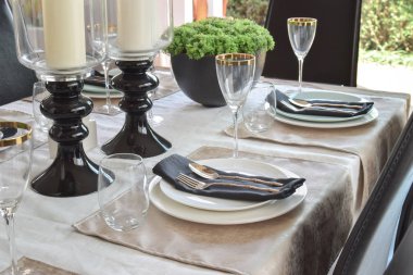 modern tarzı yemek odası iç zarif masayı