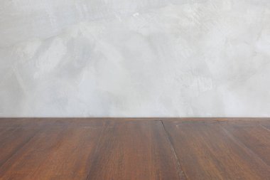 Ahşap masa üstü ve arka plan cilalı duvar