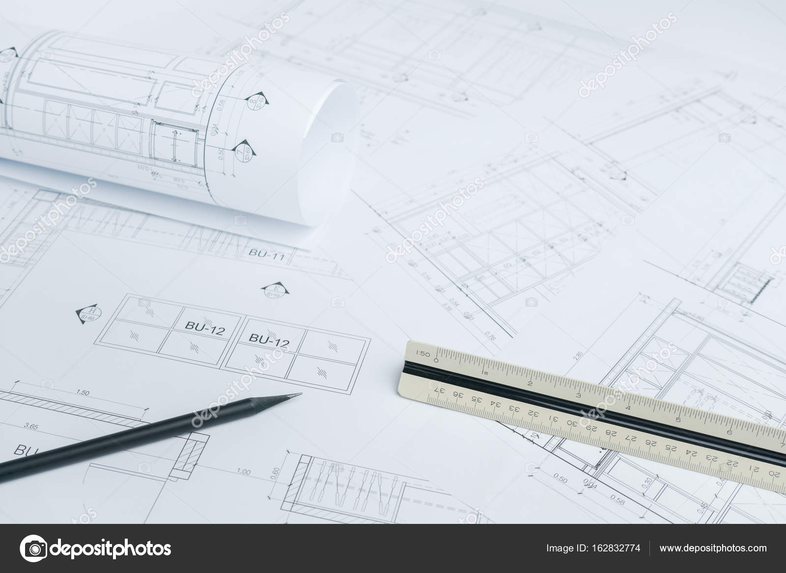 Czarnym Ołówkiem Na Papier Rysunek Architektoniczny I Rolki