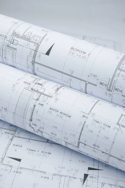 Rotoli di carta di disegno architettonico di un'abitazione per costruzione — Foto Stock