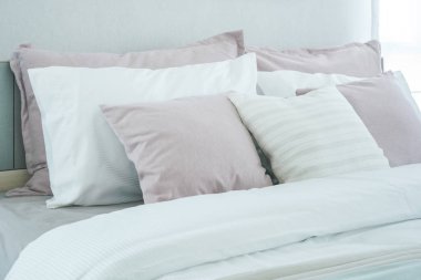 Pembe yastık yatak modern yatak odası iç