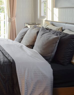 siyah sesi yatak ile dekoratif modern yatak odası