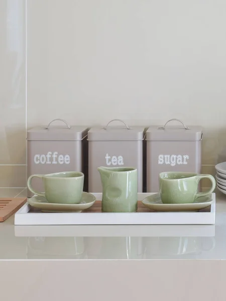 Modern pantry with ceramic utensils in kitchen — Stock Photo, Image