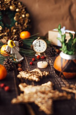 Noel arka plan dekorasyon ve mum ile köknar üzerinde mum