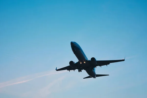 Big plane fly in the sky with blue sky — Stock Photo, Image