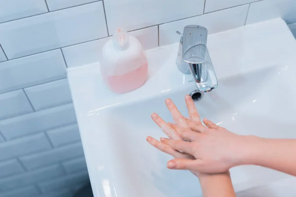 Woman Wash His Hands Soap Privent Infection Coronavirus Covid — Stock Photo, Image