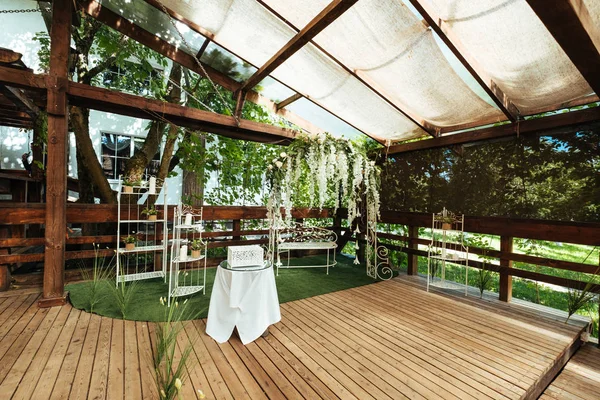 Düğün kemer çiçek, düğün töreni asılı ile dekore edilmiş