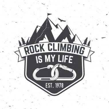 Vintage tipografi tasarımı ile karabinalar, condor ve dağ siluet.