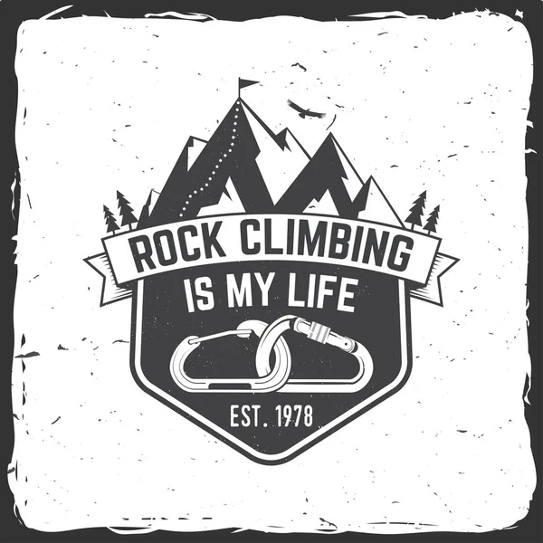 Vintage tipografi tasarımı ile karabinalar, condor ve dağ siluet.