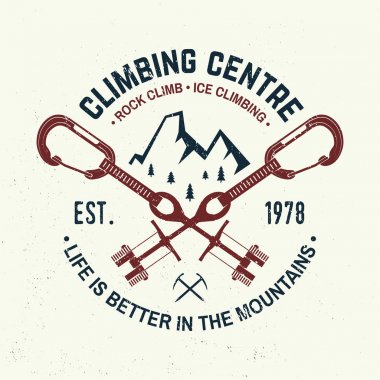 Vintage tipografi tasarımı ile karabinalar, condor ve dağ siluet.