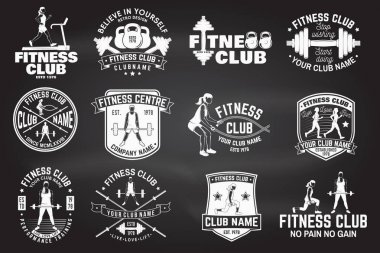 Fitness kulübü rozetleri. Vektör. Amblemler, spor salonu işaretler ve diğerleri için fitness merkezleri.